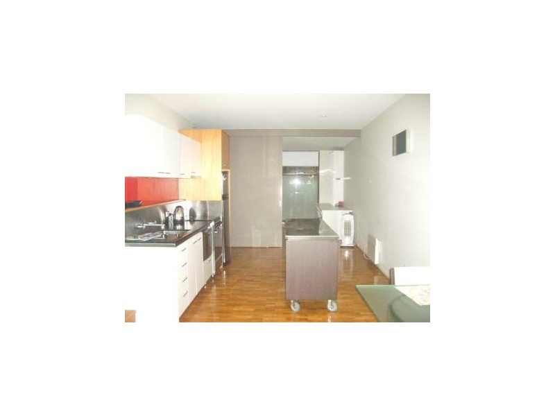 2/63 Ormond Esplanade, Elwood VIC 3184