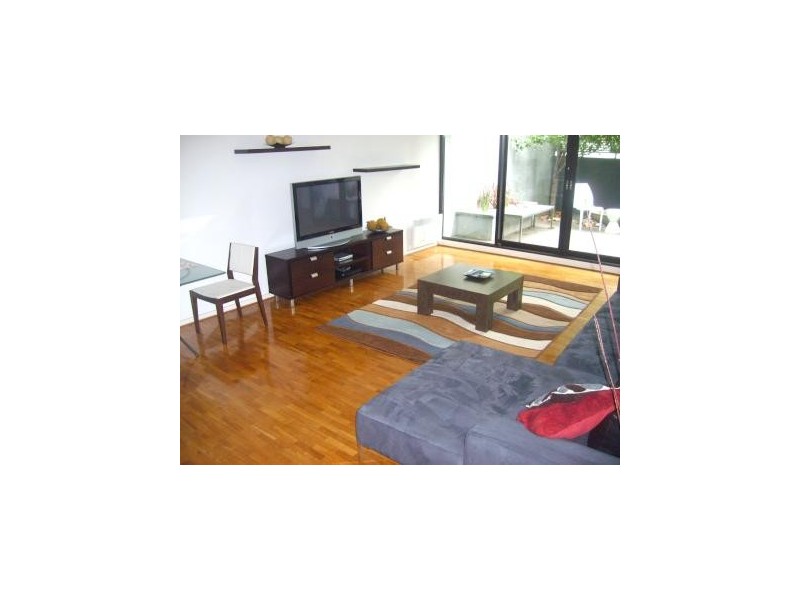 2/63 Ormond Esplanade, Elwood VIC 3184