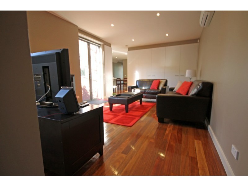 10 Lynott Street, St Kilda VIC 3182