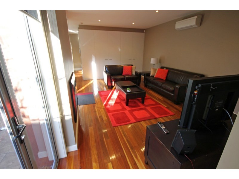 10 Lynott Street, St Kilda VIC 3182