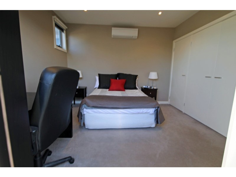 10 Lynott Street, St Kilda VIC 3182