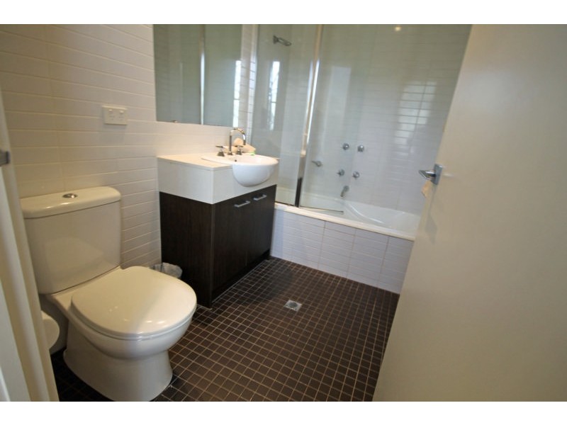 10 Lynott Street, St Kilda VIC 3182
