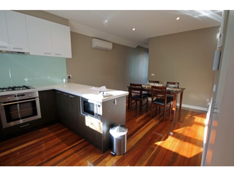 10 Lynott Street, St Kilda VIC 3182