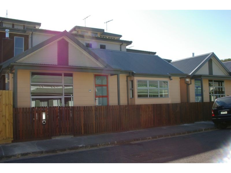 10 Lynott Street, St Kilda VIC 3182