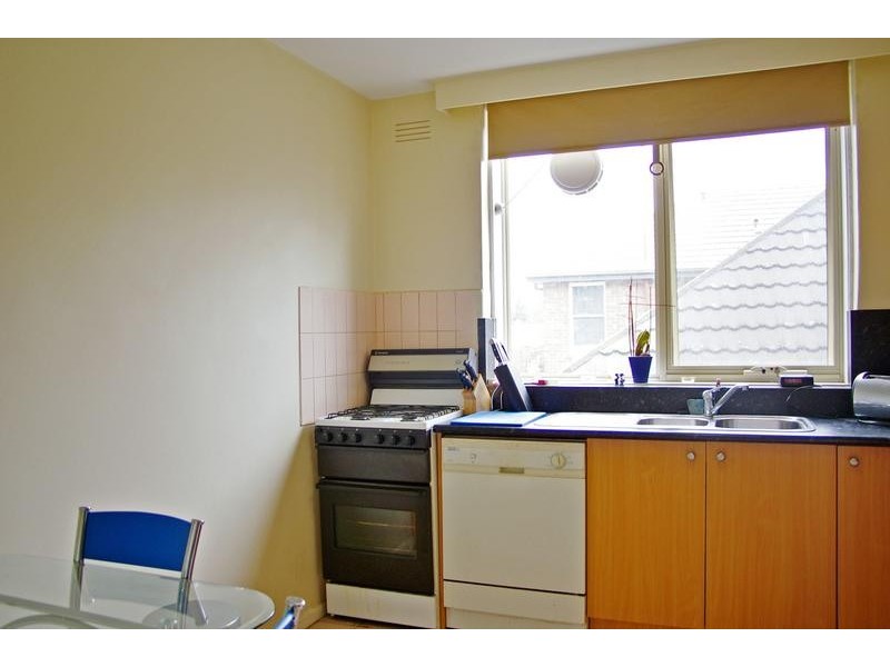 4/18 Chapel Street, St Kilda VIC 3182