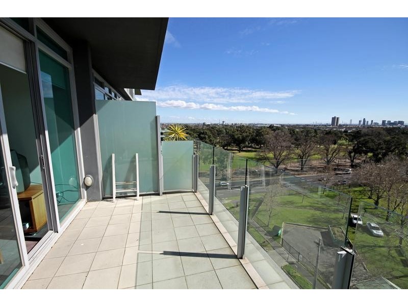 704/1 Roy Street, Melbourne VIC 3004