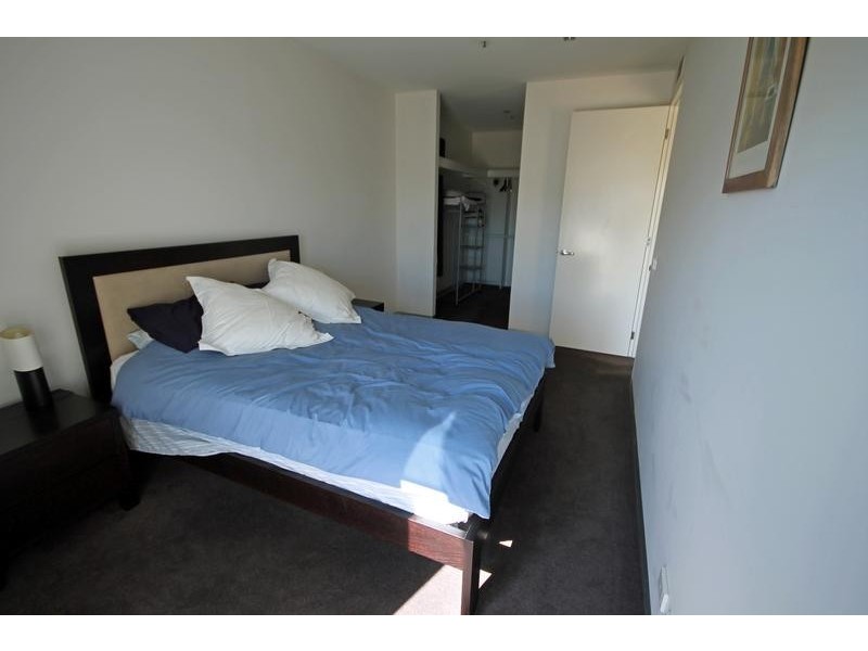 704/1 Roy Street, Melbourne VIC 3004