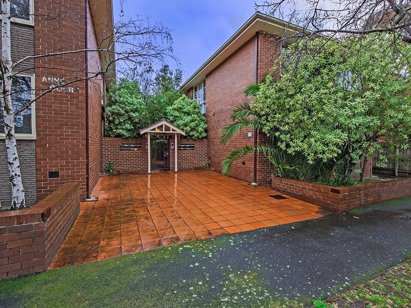 2/57-59 Lansdowne Road, St Kilda East VIC 3183