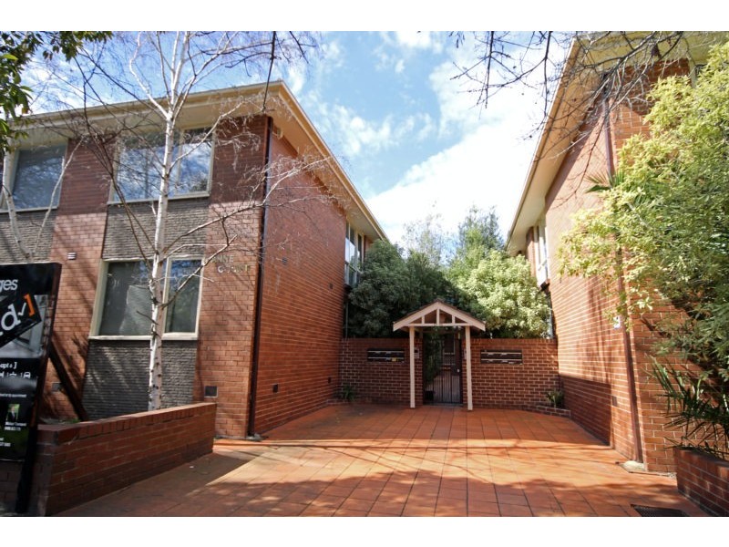 2/57-59 Lansdowne Road, St Kilda East VIC 3183