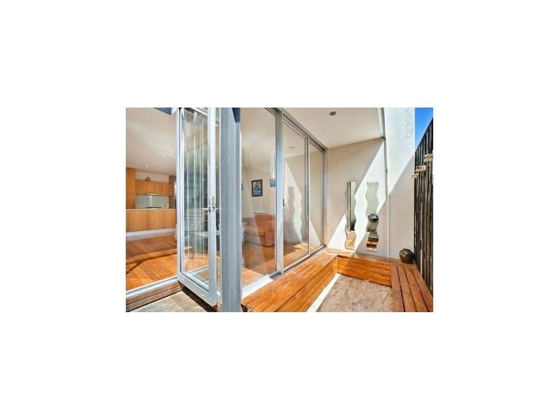 4/156 Carlisle Street, St Kilda VIC 3182