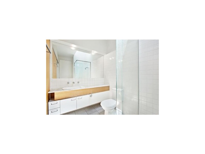 4/156 Carlisle Street, St Kilda VIC 3182