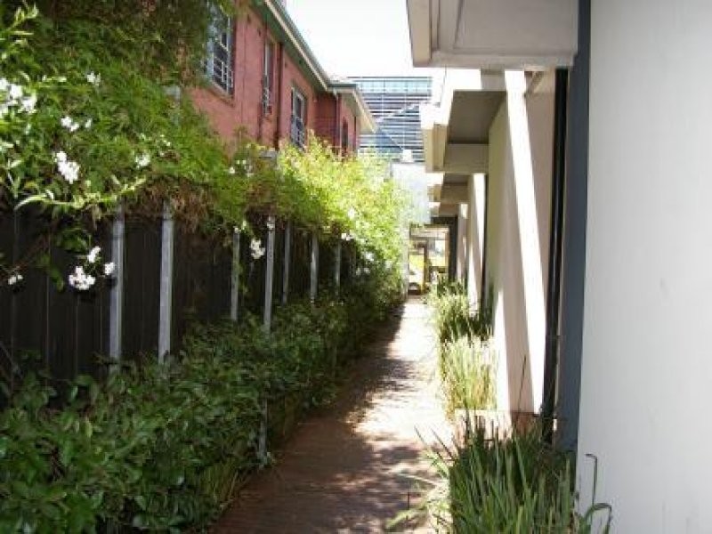 4/156 Carlisle Street, St Kilda VIC 3182