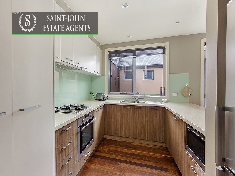 10 Lynott Street, St Kilda VIC 3182