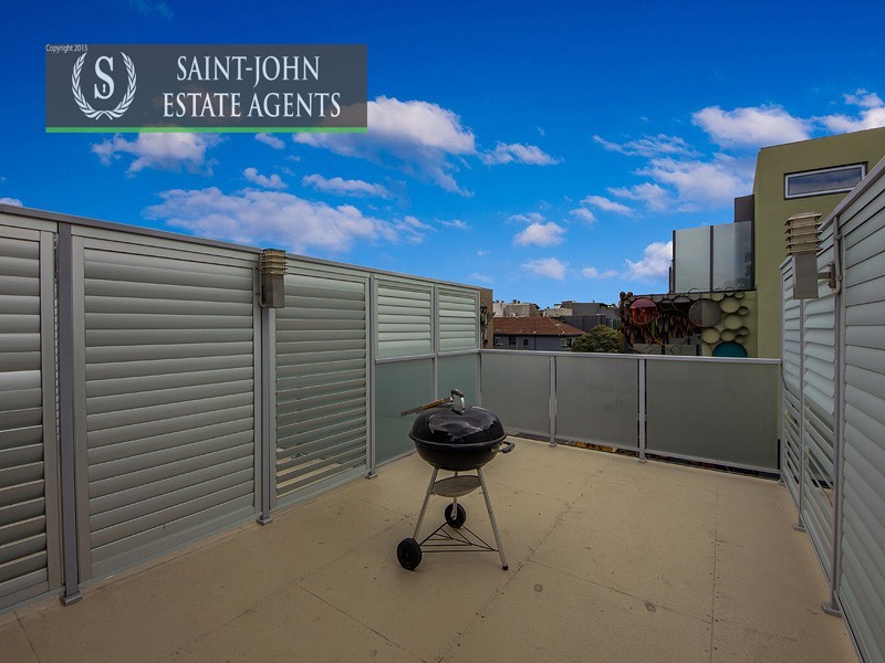 10 Lynott Street, St Kilda VIC 3182