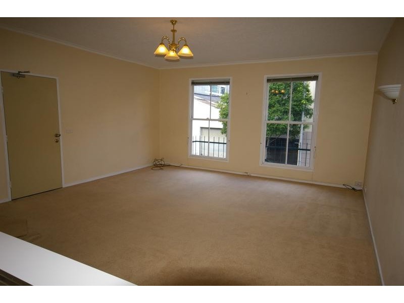 1/2 Moore Street, Southbank VIC 3006