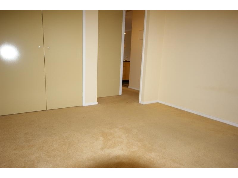 1/2 Moore Street, Southbank VIC 3006