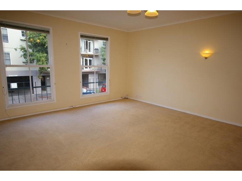 1/2 Moore Street, Southbank VIC 3006