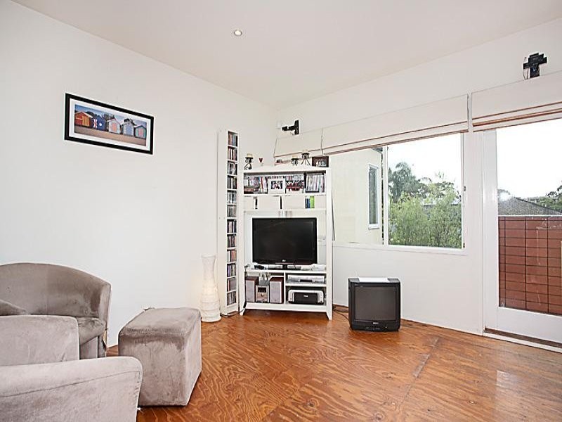 8/76 Carlisle Street, St Kilda VIC 3182