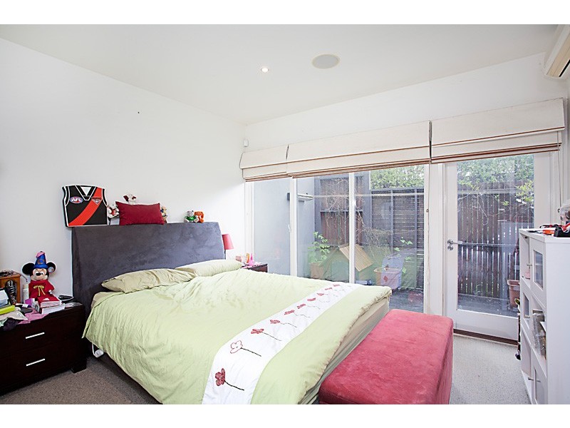 8/76 Carlisle Street, St Kilda VIC 3182