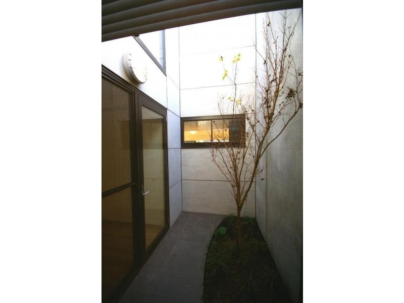 2/187 Bank Street, South Melbourne VIC 3205