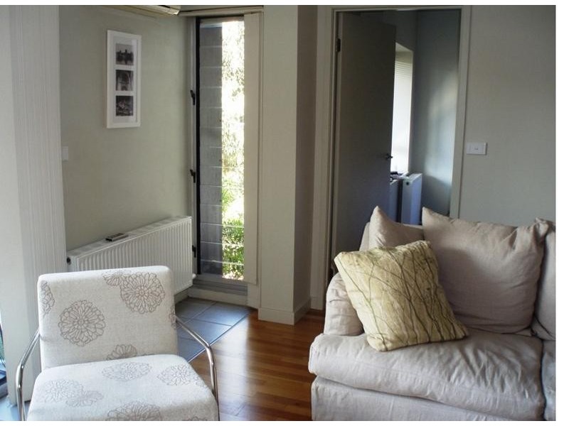202/7 Greeves, St Kilda VIC 3182