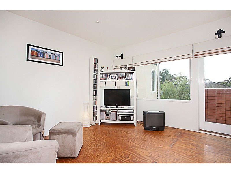 8/76 Carlisle St, St Kilda VIC 3182
