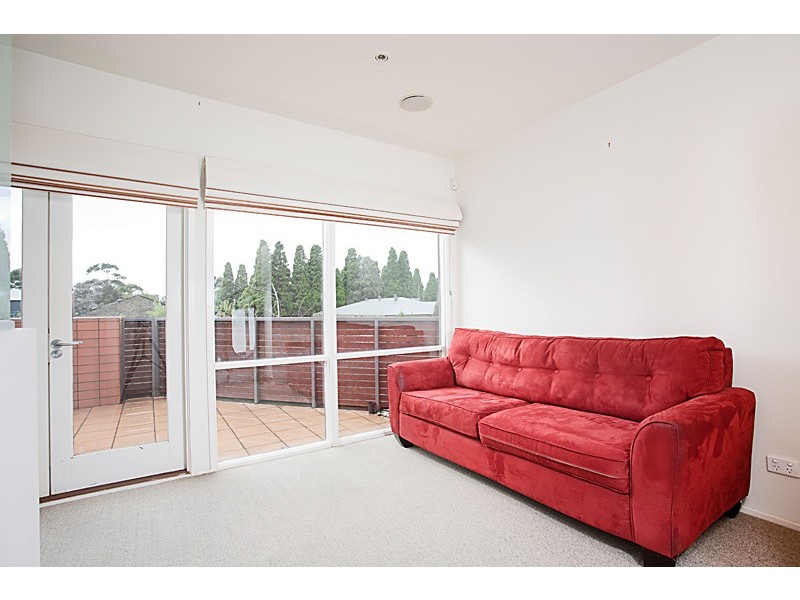 8/76 Carlisle St, St Kilda VIC 3182