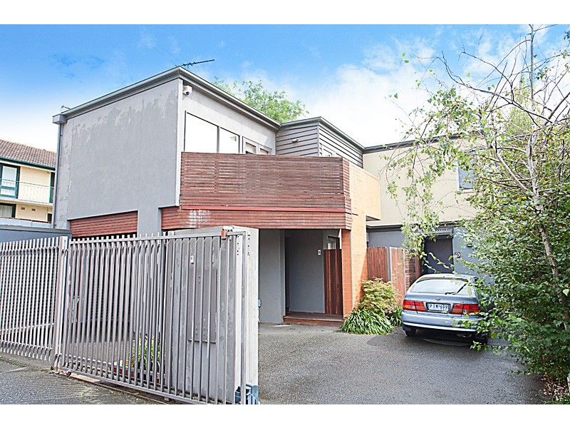8/76 Carlisle St, St Kilda VIC 3182