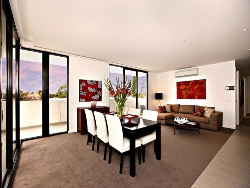 18 Warleigh Grove, Brighton VIC 3186