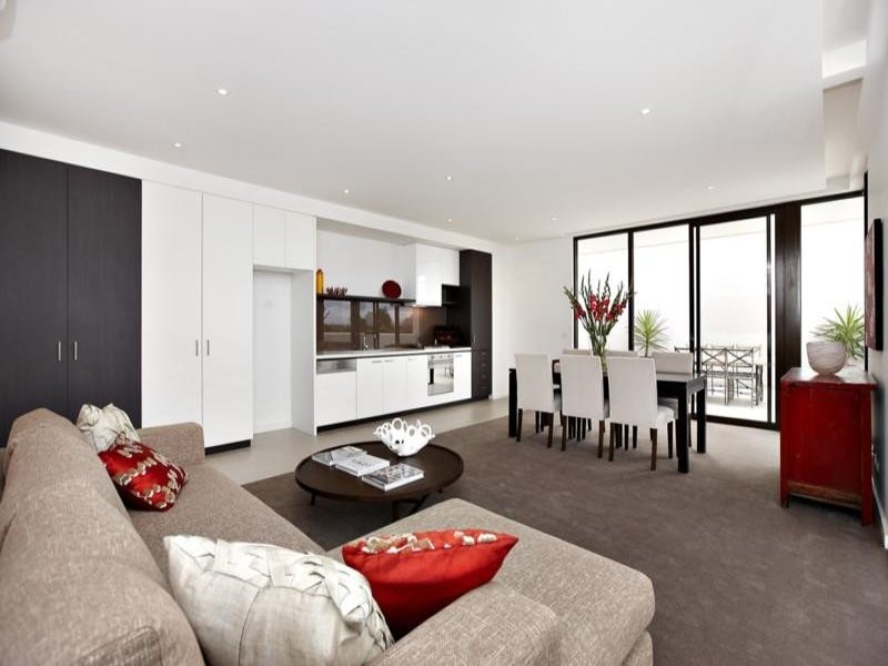 18 Warleigh Grove, Brighton VIC 3186