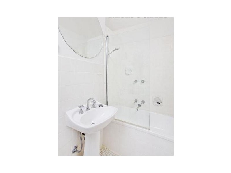 6c/21 Esplanade, St Kilda VIC 3182