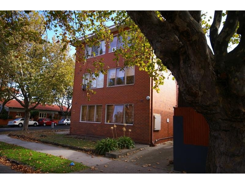 1/321 Barkly Street, St Kilda VIC 3182