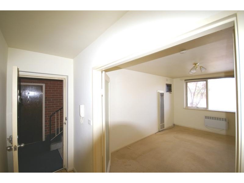 1/2a Poziers Avenue, St Kilda VIC 3182