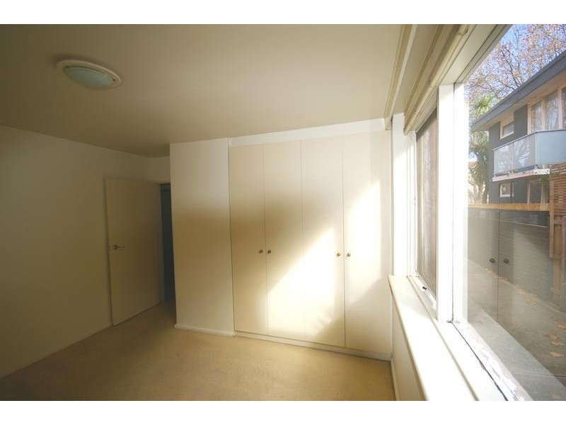 1/2a Poziers Avenue, St Kilda VIC 3182