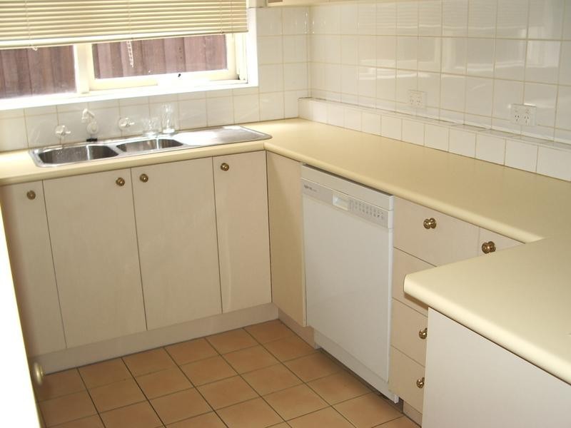 1/2a Poziers Avenue, St Kilda VIC 3182