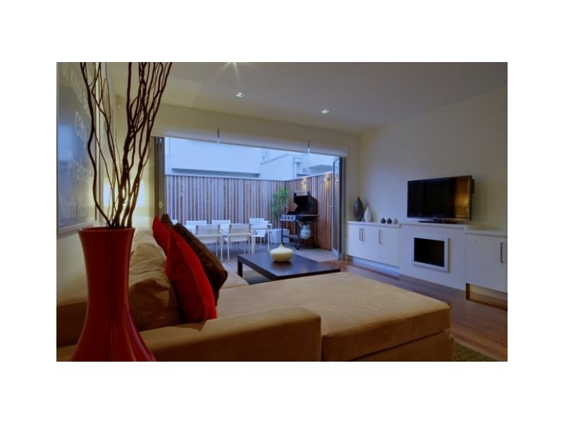 6 Cambridge Street, Port Melbourne VIC 3207