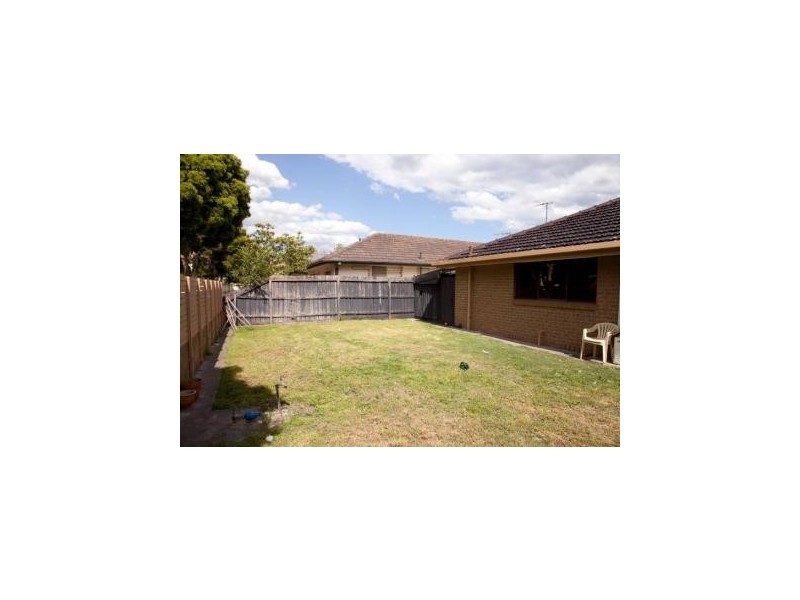 2/35 Newcastle Street, Newport VIC 3015