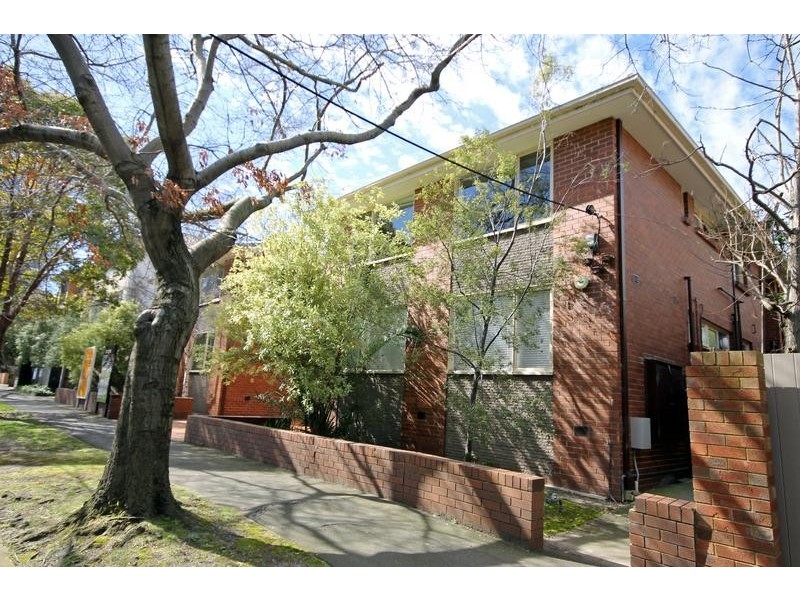 2/57- 59 Lansdowne Road, St Kilda East VIC 3183