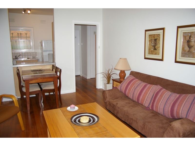 4/75 Queens Road, Melbourne VIC 3000