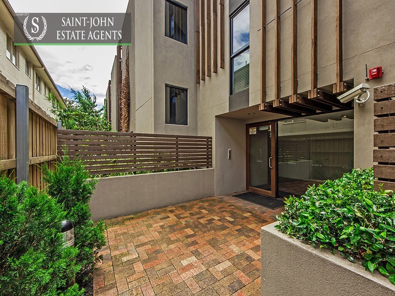 206/233 Dandenong Road, Prahran VIC 3181
