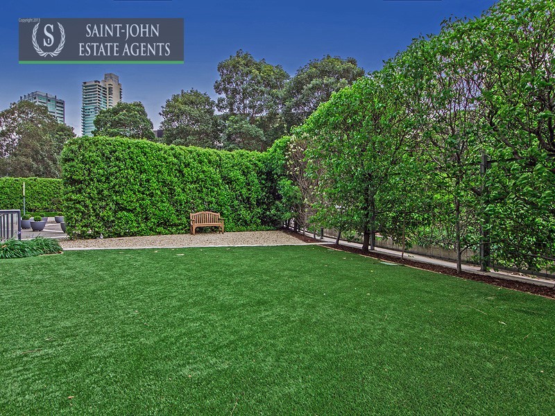 1002/221 Sturt Street, South Melbourne VIC 3205