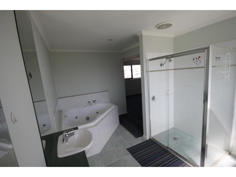 327 Sunset Place, Maribyrnong VIC 3032