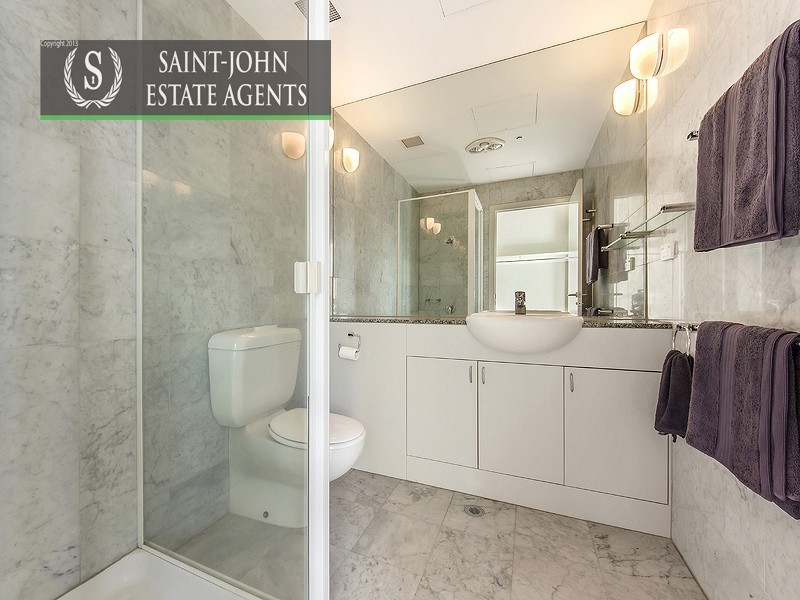 1010/221 Sturt Street, South Melbourne VIC 3205