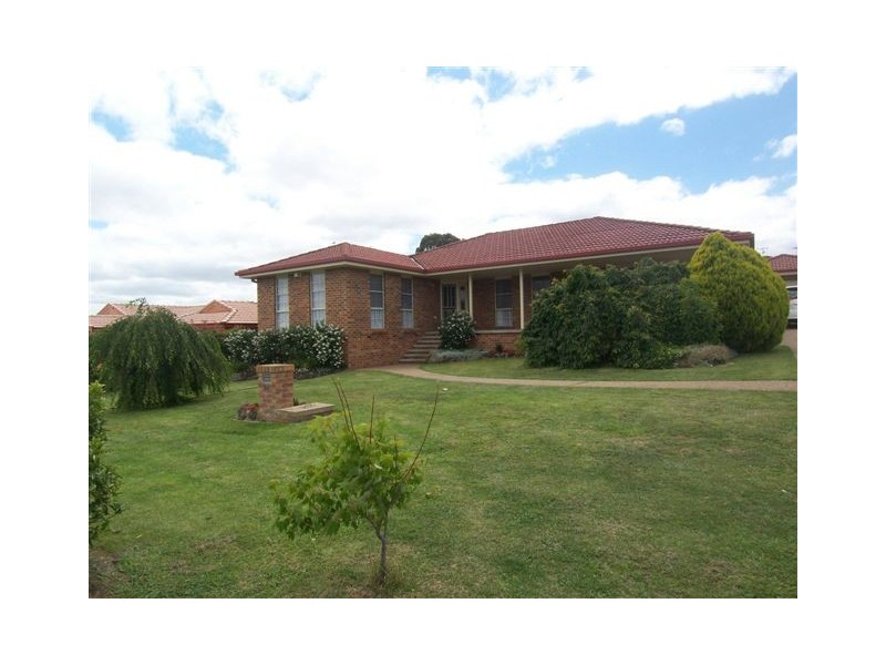 24 Ballanya Avenue, Goulburn NSW 2580