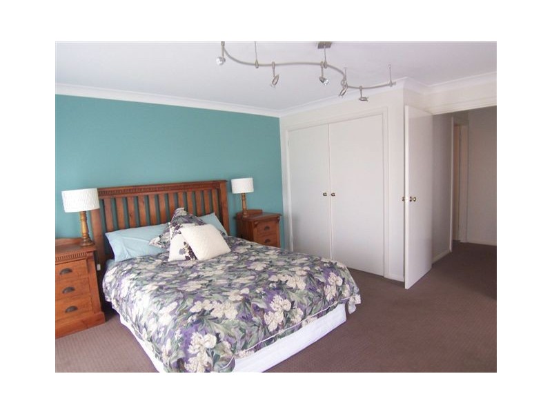 24 Ballanya Avenue, Goulburn NSW 2580