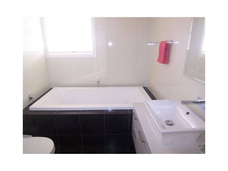 24 Ballanya Avenue, Goulburn NSW 2580