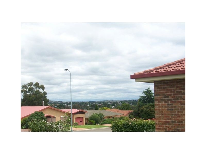 24 Ballanya Avenue, Goulburn NSW 2580