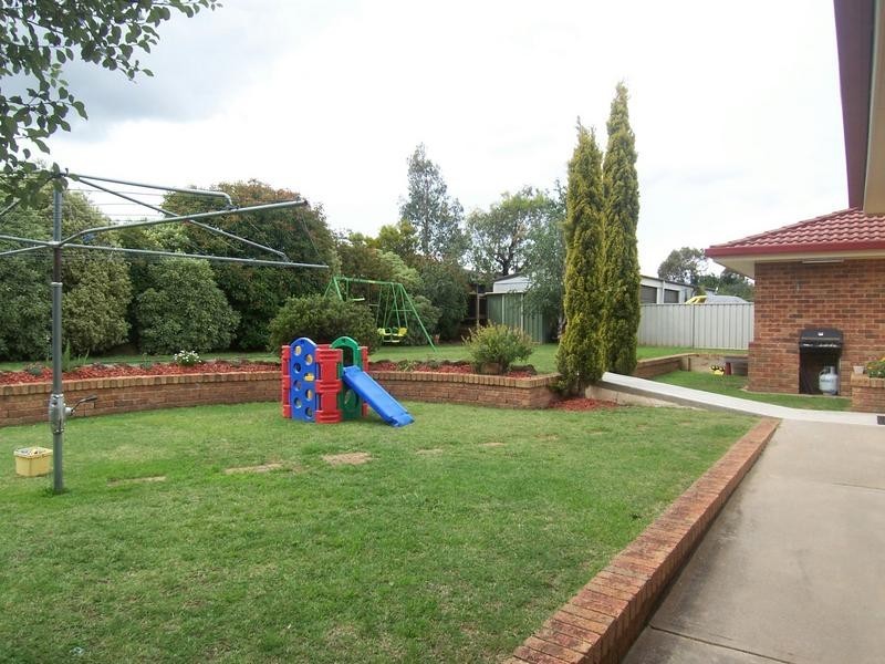 24 Ballanya Avenue, Goulburn NSW 2580