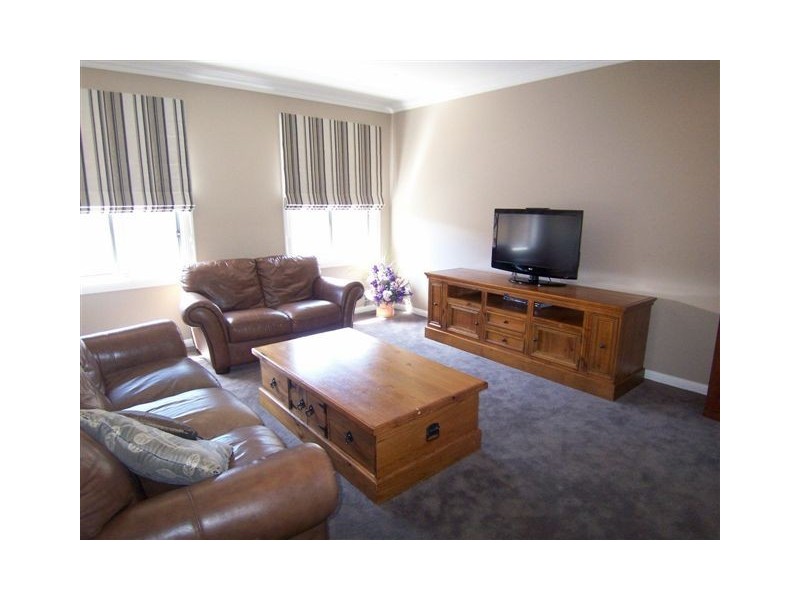 3 Mewburn Drive, Goulburn NSW 2580