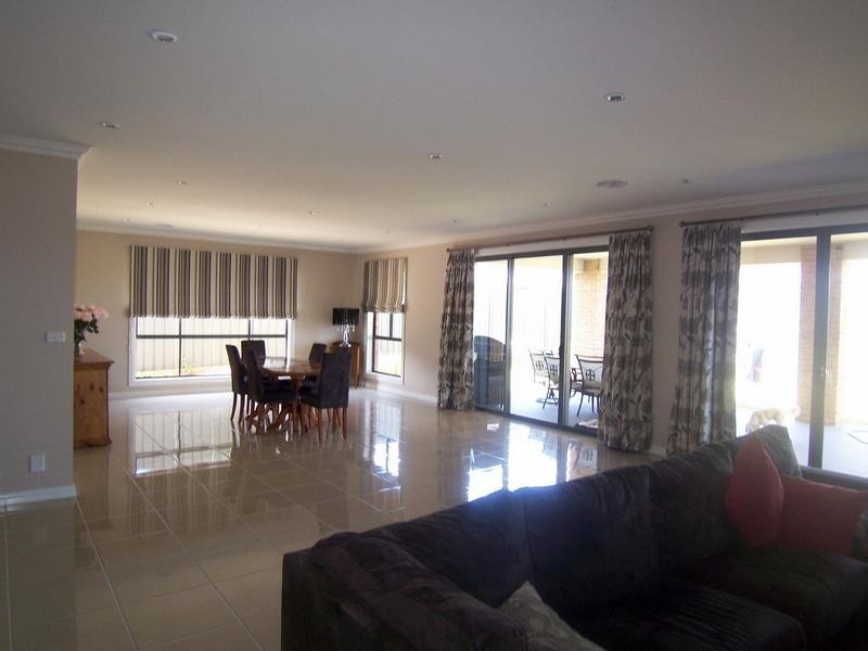 3 Mewburn Drive, Goulburn NSW 2580